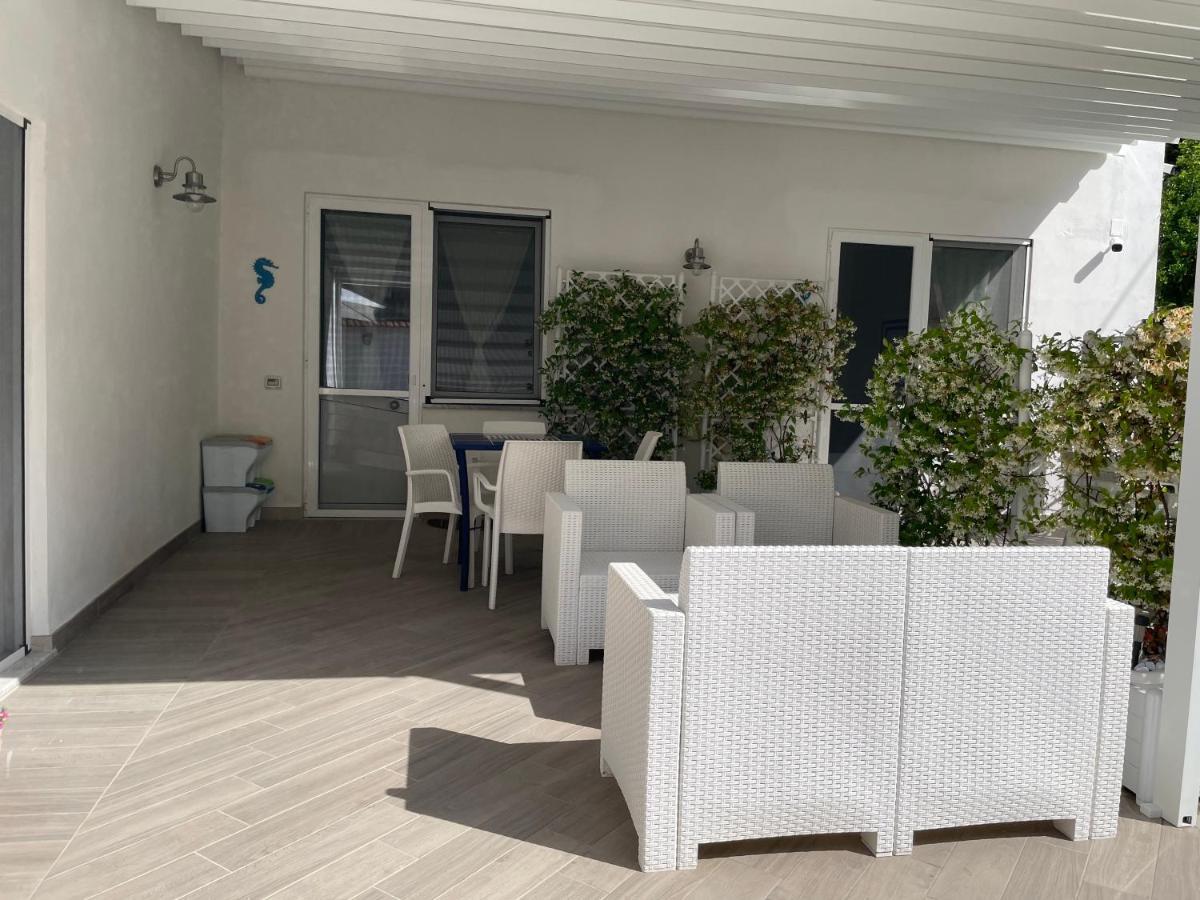 Villa Spring Apartments Meta Eksteriør bilde